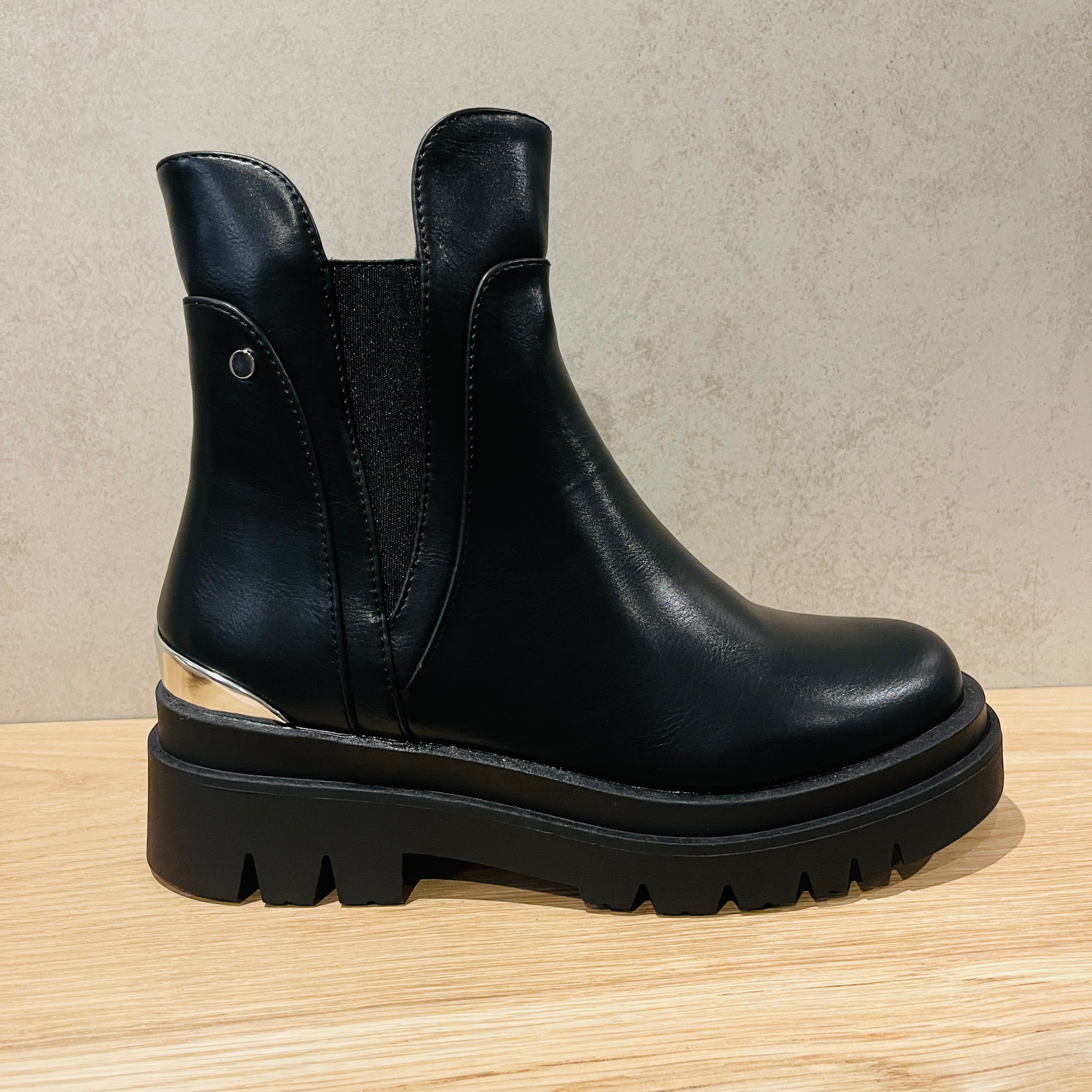 Black Boots